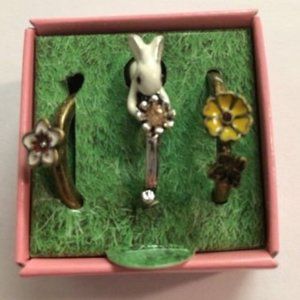 3 piece bunny flower ring stackable set new in box